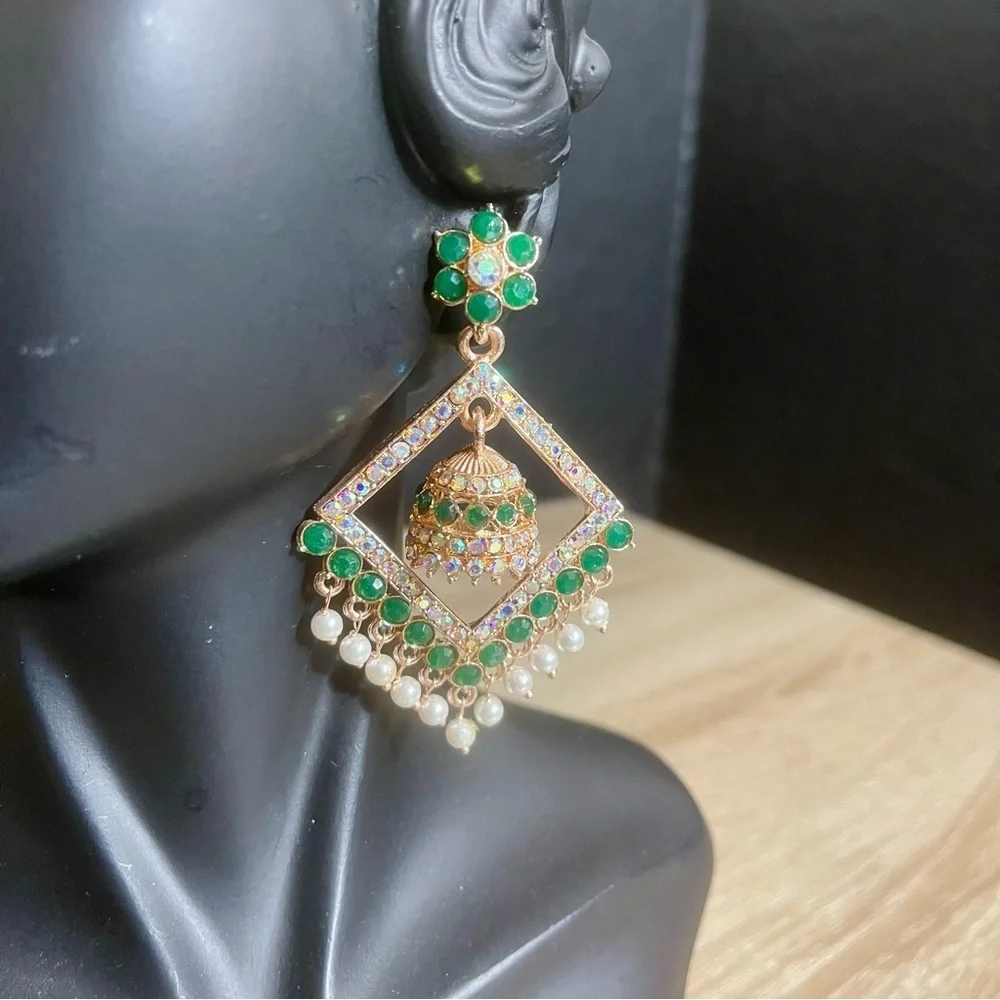 Elegant Green and Gold Dangle Earrings